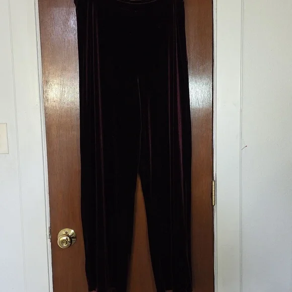Velvet Burgundy Two-Piece Set GEORGE - Picture 6 of 8